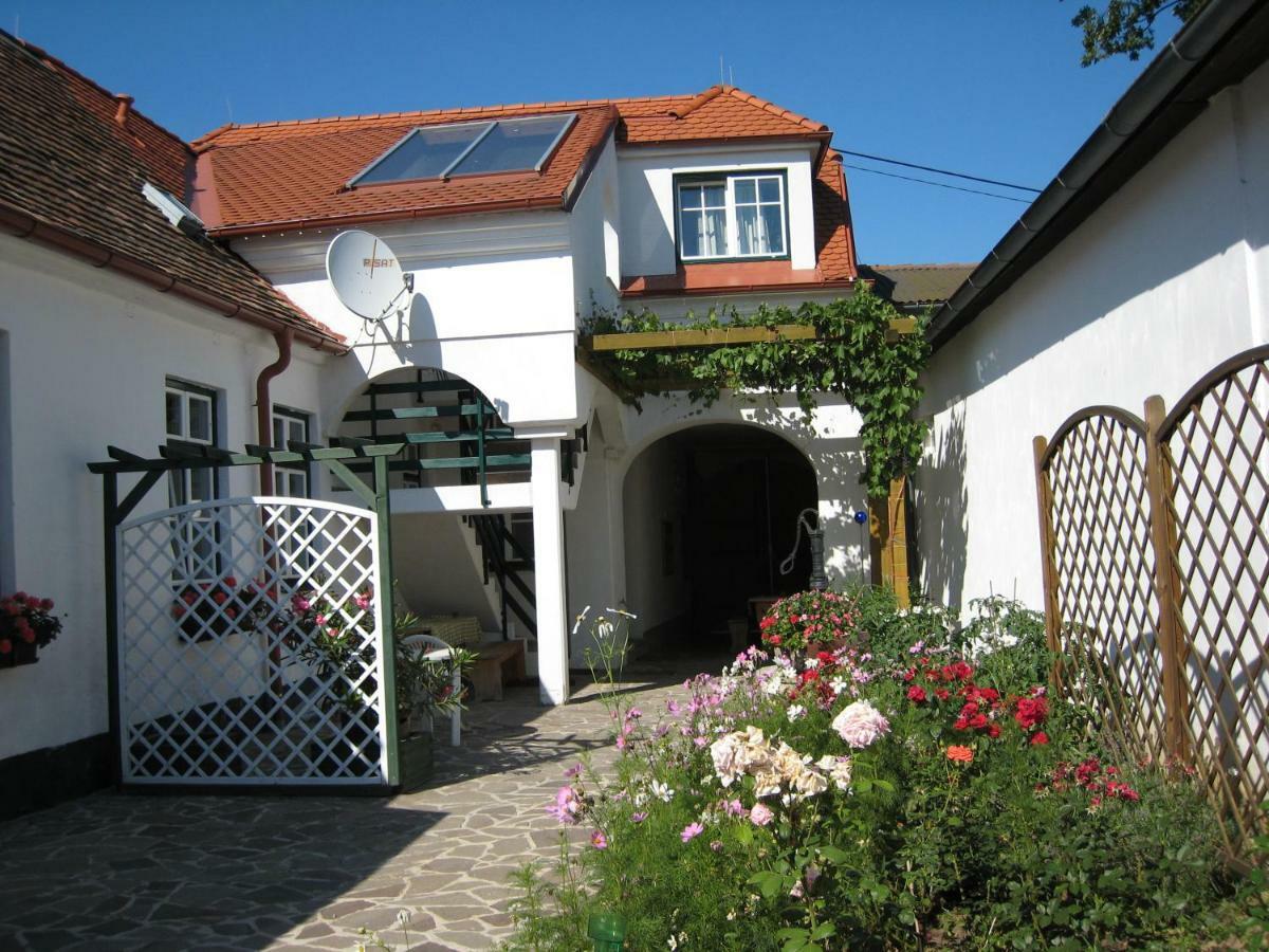 شقة Unterretzbach  في Weinhof Gregor Raab المظهر الخارجي الصورة